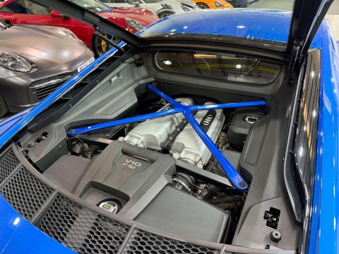 Audi R8 5.2 FSI V10 Plus Coupe 2dr Petrol S Tronic quattro Euro 6 (s/s) (610 ps) 35