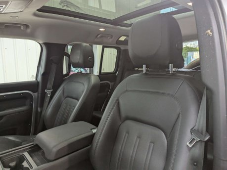 Land Rover Defender 3.0 Defender SE D MHEV Auto 4WD 5dr 58