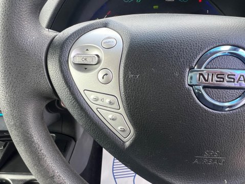 Nissan LEAF 30kWh Acenta Auto 5dr 21