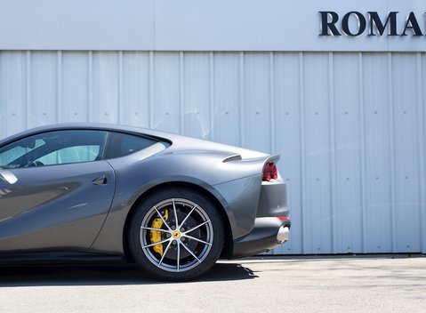 Ferrari 812 Superfast 23