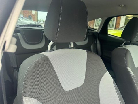 Ford Focus 1.6 Zetec Euro 5 5dr 24
