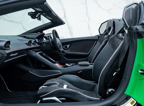 Lamborghini Huracan LP 640-4 EVO SPYDER 60th Anniversary Edition 23