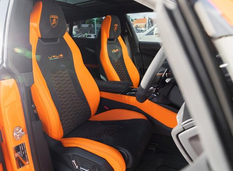 Lamborghini Urus Pearl Capsule 12