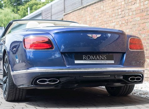 Bentley Continental GT V8 S Mulliner Convertible 26