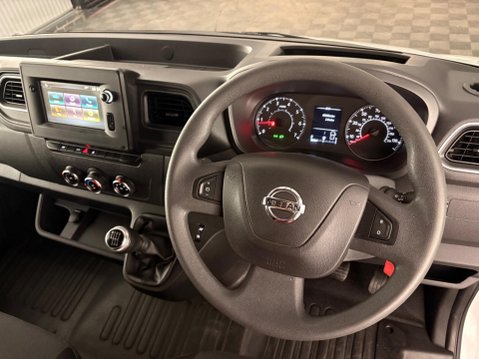 Nissan NV400 2.3 dCi 35 Tekna FWD L3 H2 Euro 6 5dr 6