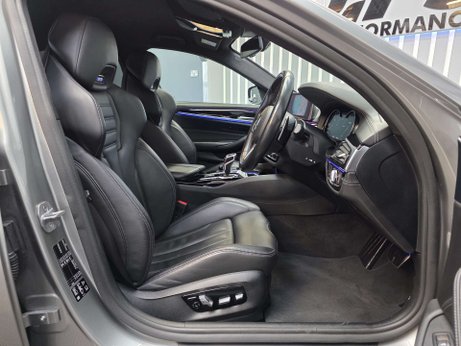 BMW M5 4.4 V8 GPF Saloon 4dr Petrol Steptronic xDrive Euro 6 (s/s) (600 ps) 41