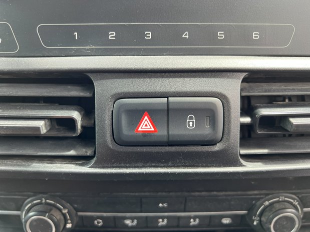 Vauxhall Combo LWB L2H1 Low Roof Air Con EURO 6 NO VAT 32