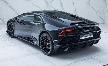 Lamborghini Huracan LP640-4 EVO 10