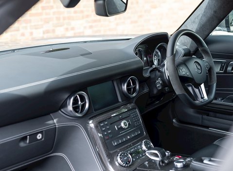 Mercedes-Benz SLS AMG Roadster 16