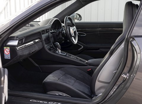 Porsche 911 Carrera GTS (991.2) 15