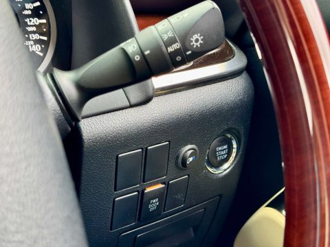 Toyota Alphard 3.5 V6 EXECUTIVE LOUNGE 7 SEAT 70