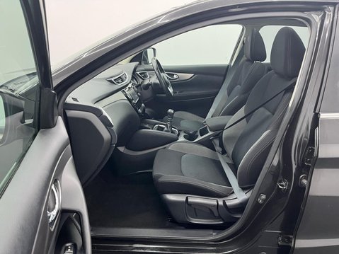 Nissan Qashqai 1.5 dCi N-Connecta Euro 6 (s/s) 5dr 23