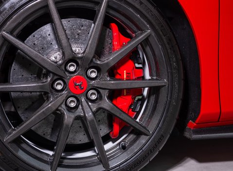 Ferrari 488 Pista 37