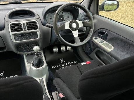 Renault Clio RENAULTSPORT V6 61