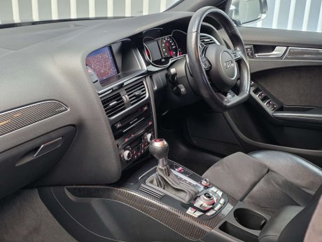 Audi RS4 4.2 FSI V8 Estate 5dr Petrol S Tronic quattro Euro 5 (450 ps) 8