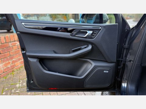 Porsche Macan 3.0 Macan S Semi-Auto 4WD 5dr 43