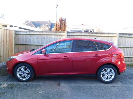Ford Focus 1.0 TITANIUM NAVIGATOR 5 Dr 7