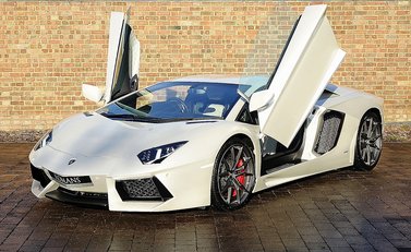 Lamborghini Aventador LP 700-4 6