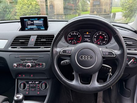Audi Q3 TFSI SPORT 7