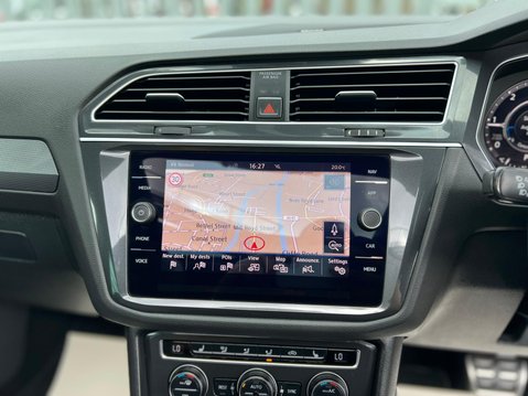 Volkswagen Tiguan R-LINE TDI BMT 4MOTION DSG 53