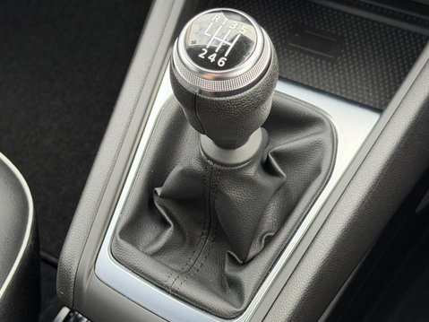 Renault Captur 1.0 TCE 90 Iconic 5dr 29