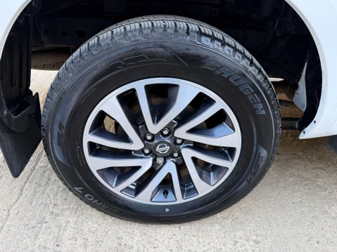 Nissan Navara 2.3 Navara N-Connecta dCi 4WD 5dr 59