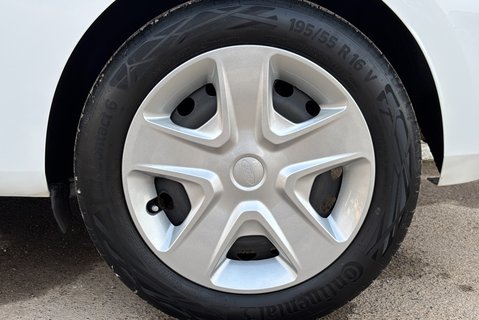 Ford Fiesta Base 85 ps Tdci Car Derived Panel Van - Air Con & Sat Nav 26