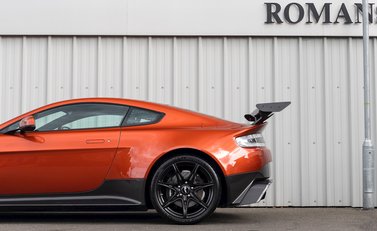Aston Martin Vantage GT8 31