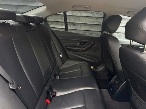BMW 3 Series 2.0 320d Luxury Auto 4dr 37