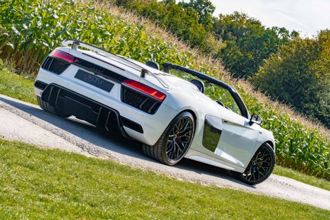 Audi R8 5.2 R8 Spyder Quattro V10 Semi-Auto 4WD 2dr 21