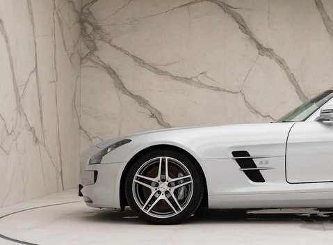 Mercedes-Benz SLS AMG 21