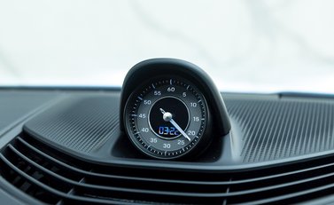 Porsche Taycan Turbo S Cross Turismo 18