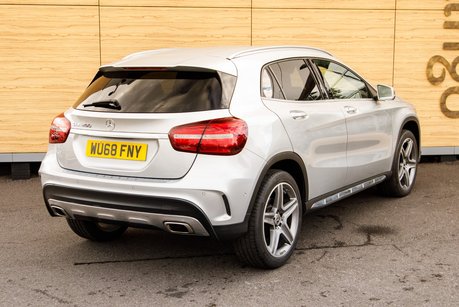Mercedes-Benz GLA Class GLA 200 AMG LINE PREMIUM