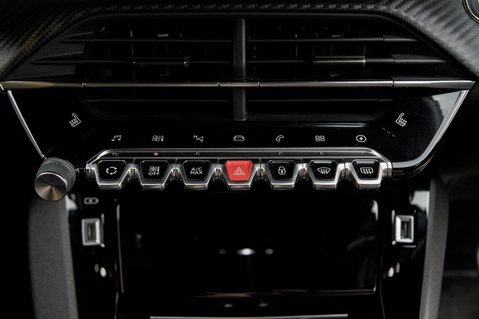 Peugeot 208 GT PREMIUM 37