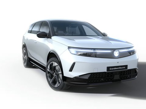 New Grandland Ultimate Electric 73kW 213PS Auto from £372 per month on 7.9% APR PCP 2