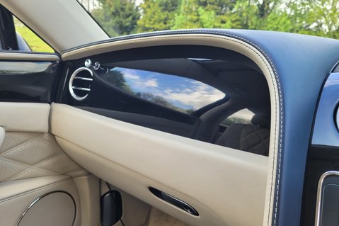 Bentley Flying Spur V8 31