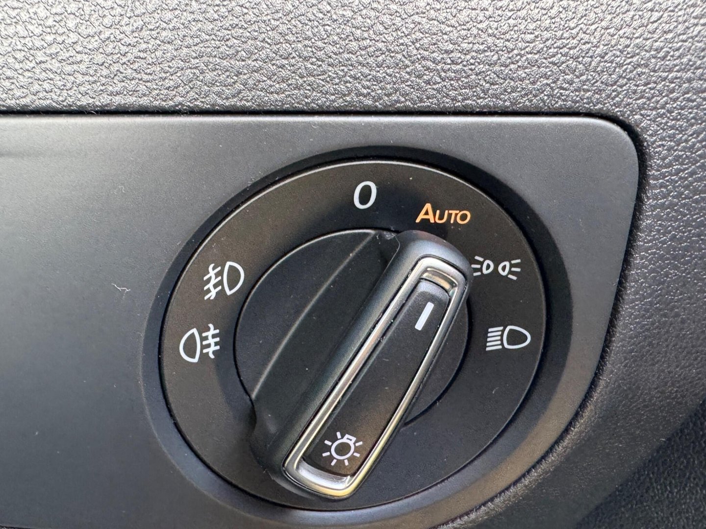 2018 Volkswagen Tiguan — image 24