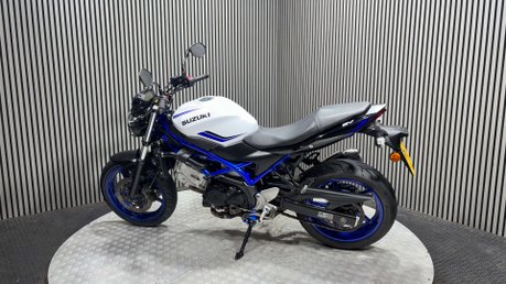 Suzuki SV650 2020 ONLY 8K SERVICED LONG MOT WARRANTY A2 NAKED BIKE 6