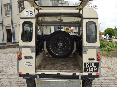 Land Rover 88 Series III SUV 4
