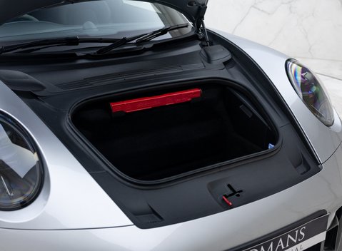 Porsche 911 Carrera GTS (992.2) 52