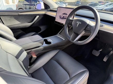 Tesla Model Y (Dual Motor) Long Range SUV 5dr Electric Auto 4WDE (384 bhp)