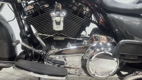 Harley-Davidson Touring 1745 FLHR ROADKING 2017 8K CUSTOM BAGGER MOT 1 OFF BIKE 16