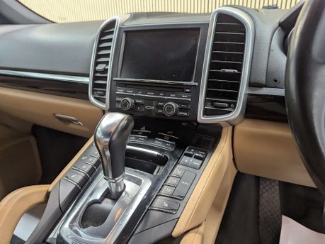 Porsche Cayenne 3.0 Cayenne V6 D Tiptronic S 4WD 5dr 57