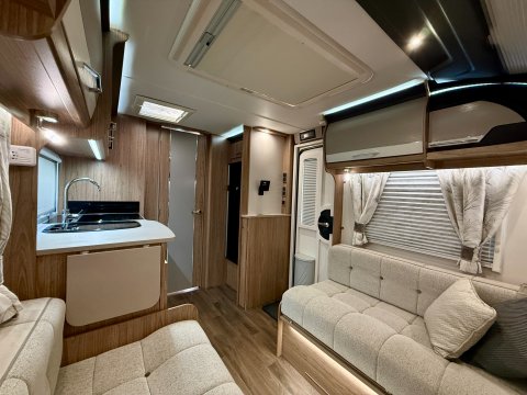 Coachman Laser 650 29