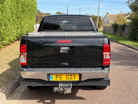 Toyota Hilux 3.0 D-4D Invincible 4WD Euro 5 4dr 9