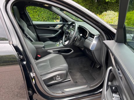 Jaguar F-Pace 2.0 D200 MHEV R-Dynamic HSE Black Auto AWD Euro 6 (s/s) 5dr 83