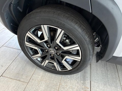 Toyota Yaris Cross 1.5 VVT-h Excel E-CVT Euro 6 (s/s) 5dr 11