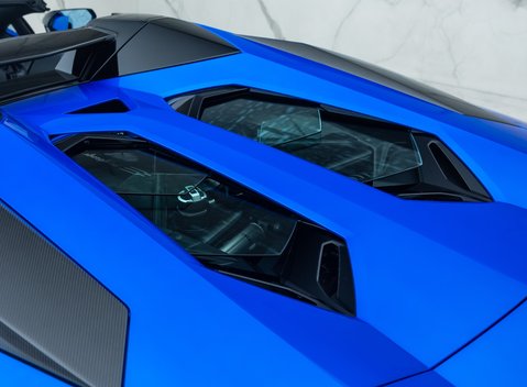 Lamborghini Aventador S LP 740-4 ROADSTER 35