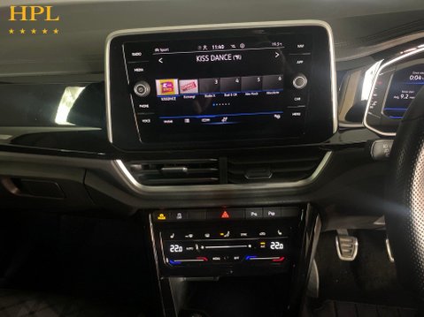 Volkswagen T-Roc 1.5 TSI R-Line SUV 5dr Petrol Manual Euro 6 (s/s) (150 ps) Air Con - Alloys 17