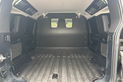 Land Rover Defender 110 D250 Hard Top SE MHEV - Deployable Towbar 12